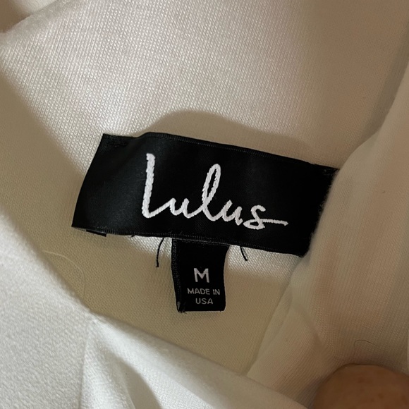 Lulu’s White Bodycon Midi Dress with Layered Ruffled Hem SZ M - Picture 4 of 6